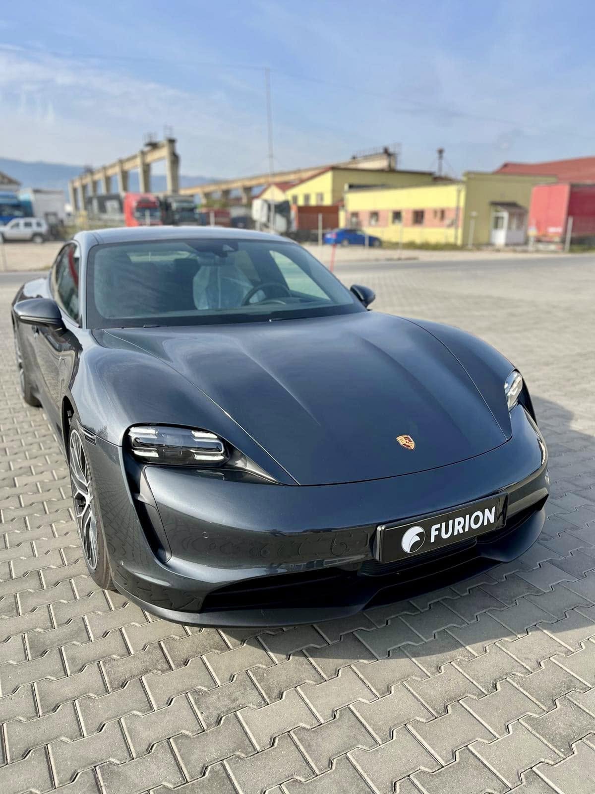 Porsche Taycan referencia
