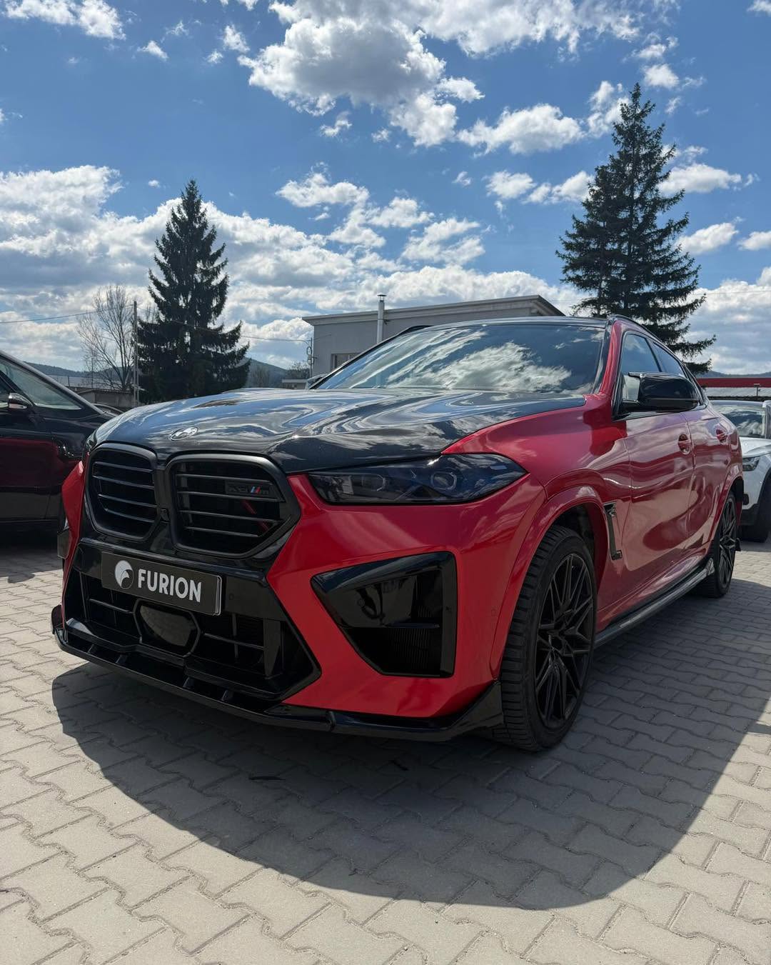 FURION referencia – piros BMW